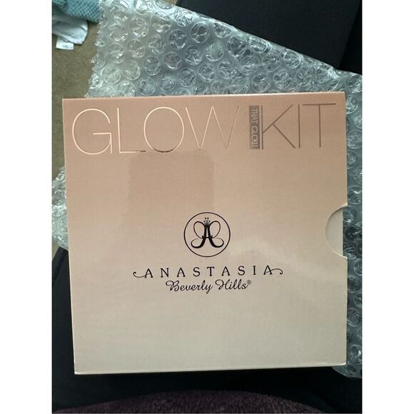 Anastasia Beverly Hills Other - NEW Anastasia Beverly Hills That Glow Glow Kit Highlight Powder Palette - Limite